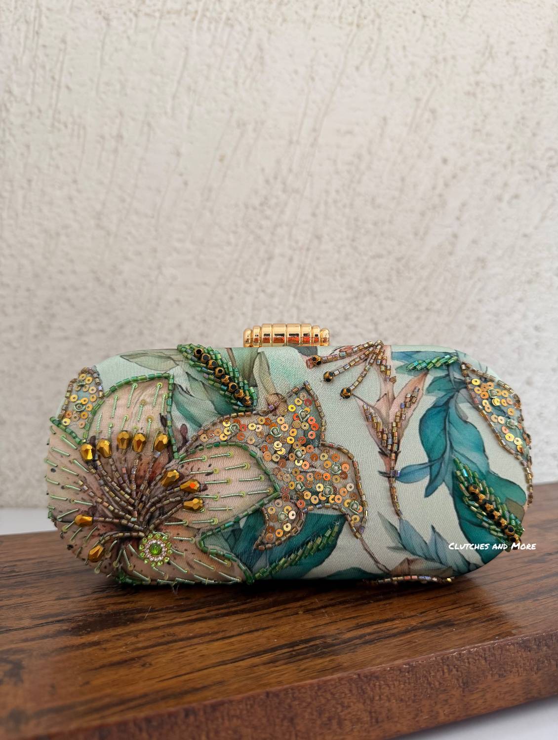 Poppy Floral Capsule Cluth Green Multicolored