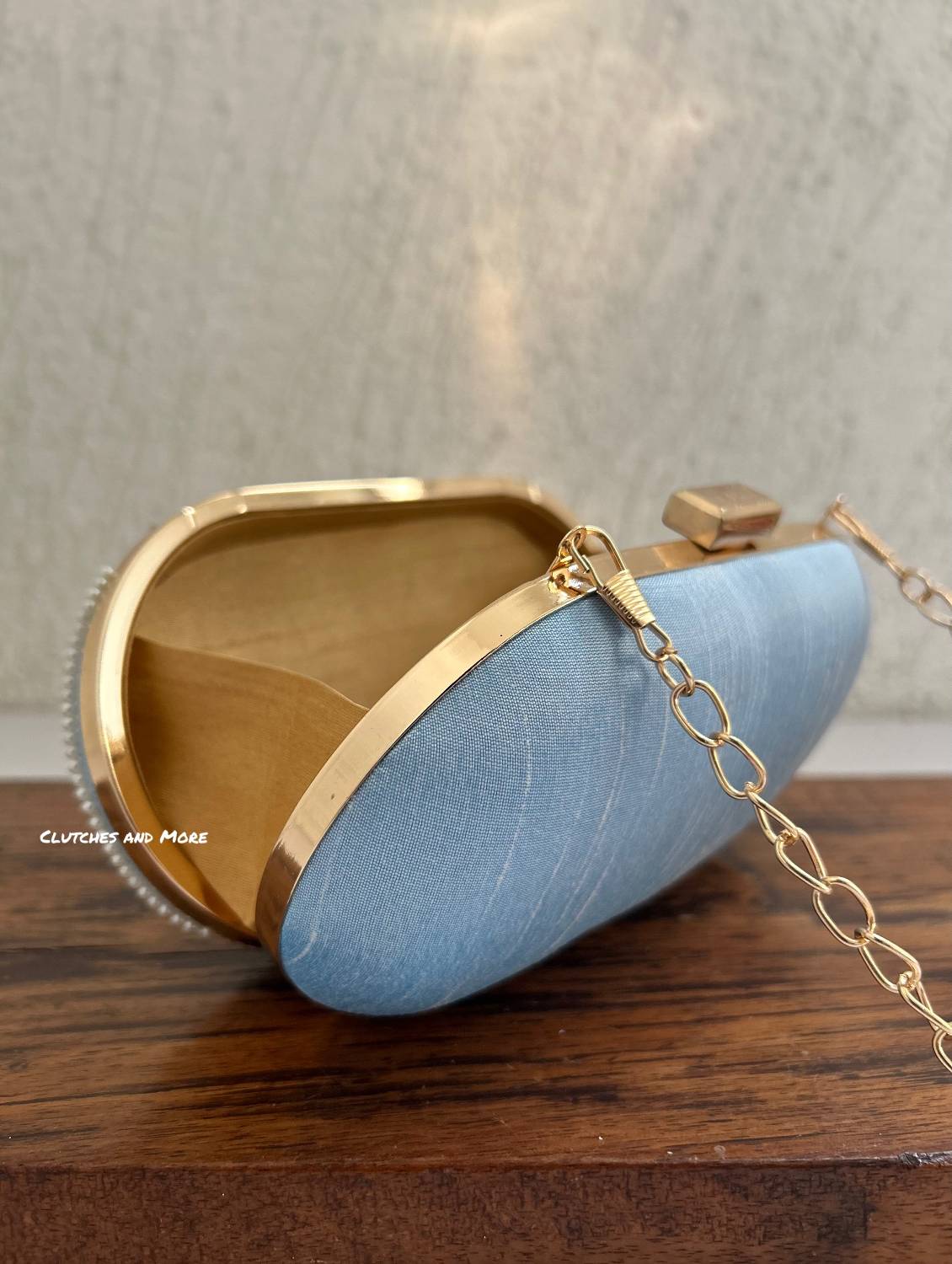 Alya Light blue capsule