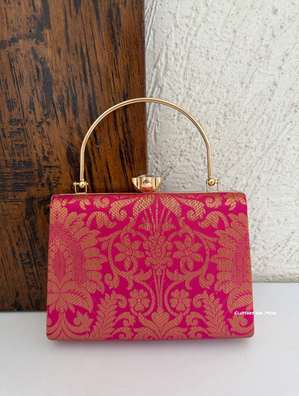 Hoor Banarsi Clutch Pink