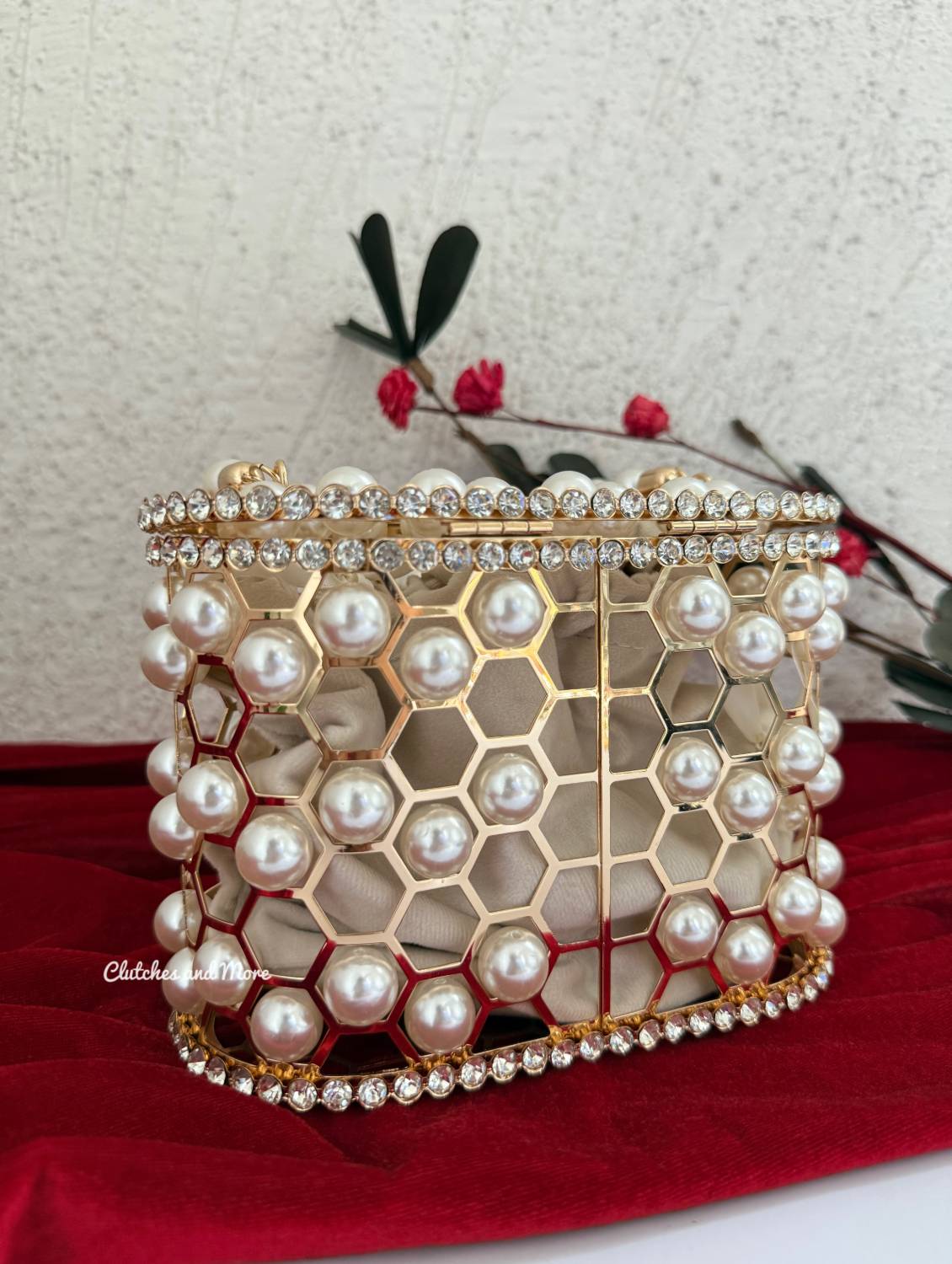 Cage Pearl Bucket Bag (Nude)