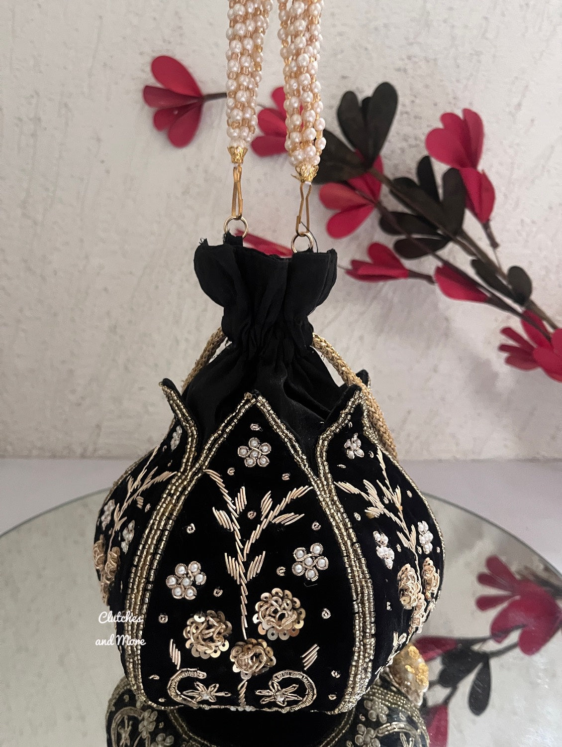 Dabka Lotus Potli Black