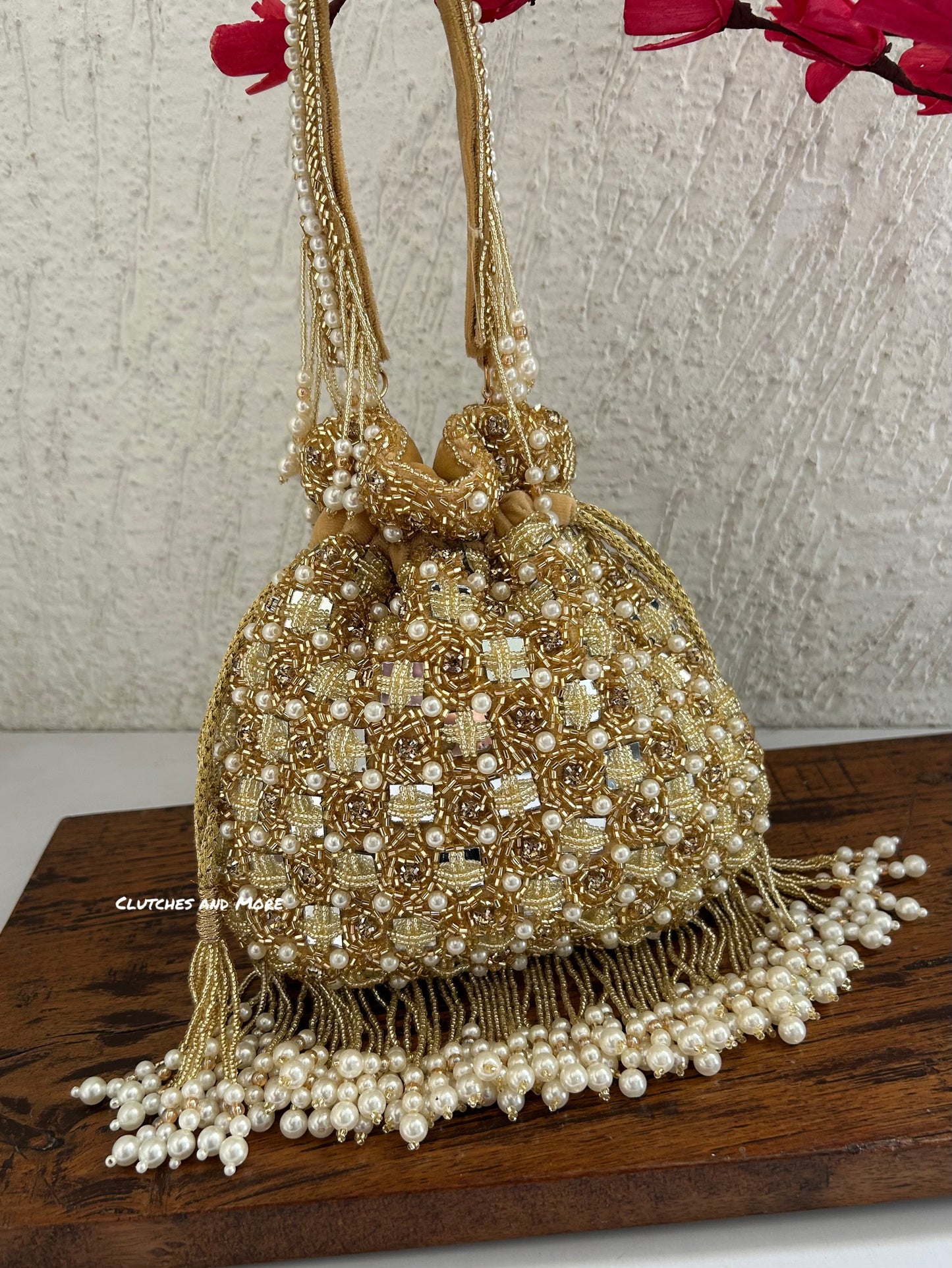 Nayra Gold Pearl Potli
