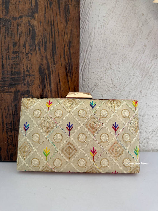 BloomingDale Clutch Ivory