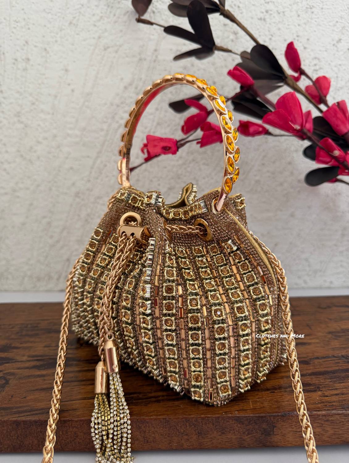 Hazel Bucket Bag Gold