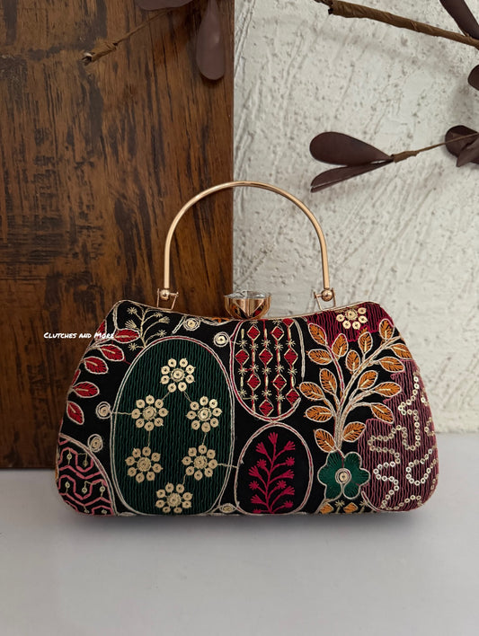 Lakhnawi Chikankari Box Clutch Black