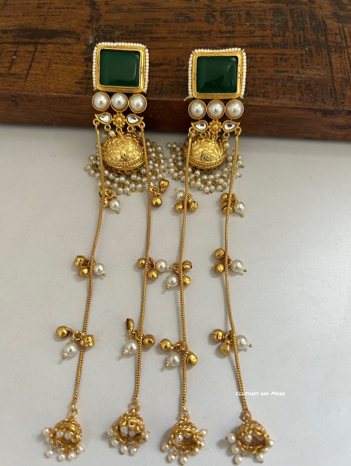 Shikara Earrings Green Gold