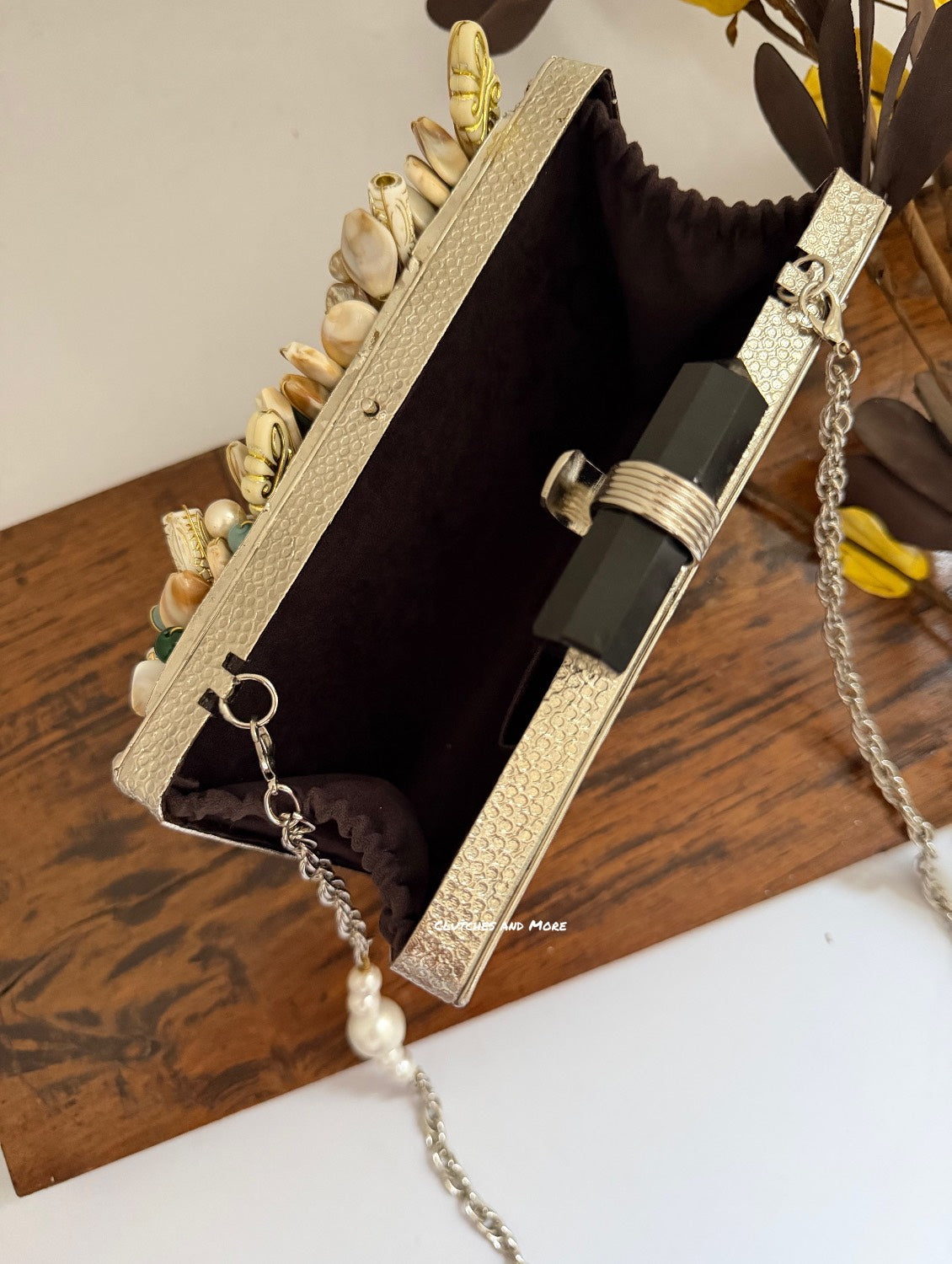 Superluxe Mother of pearl Clutch Silver