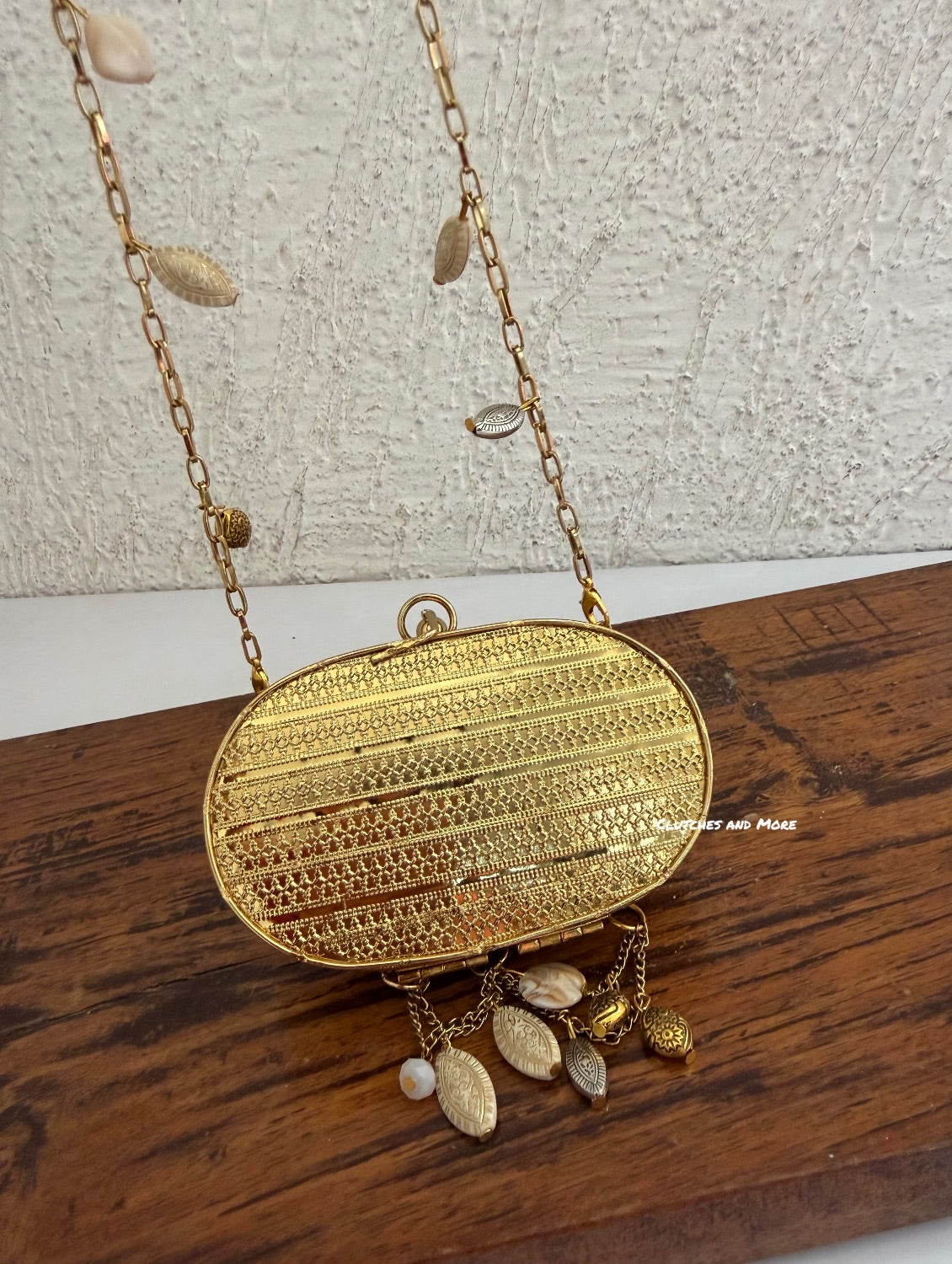Mini Mother Of Pearl Gold Oval