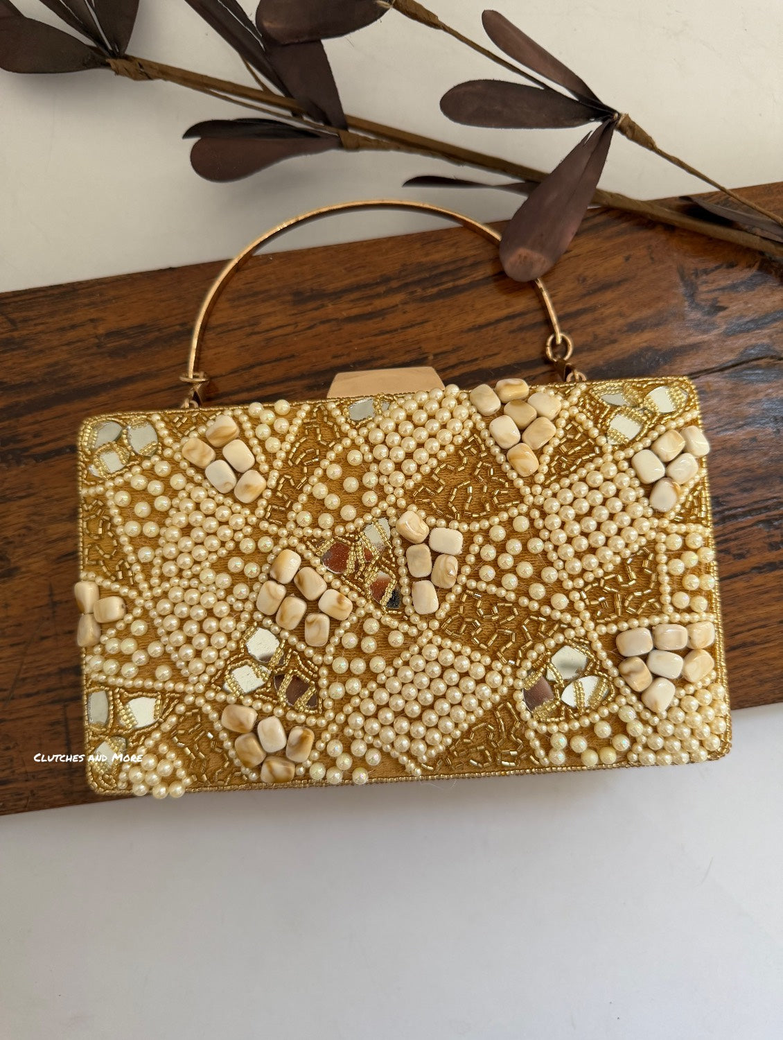 Elara Pearl and Shell Clutch Gold