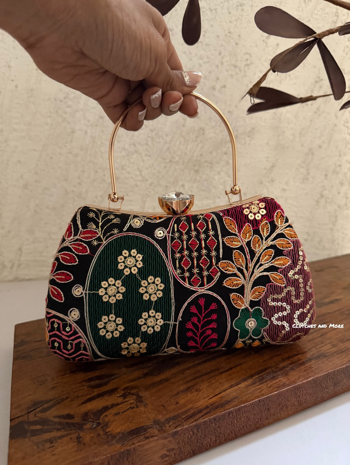 Lakhnawi Chikankari Box Clutch Black
