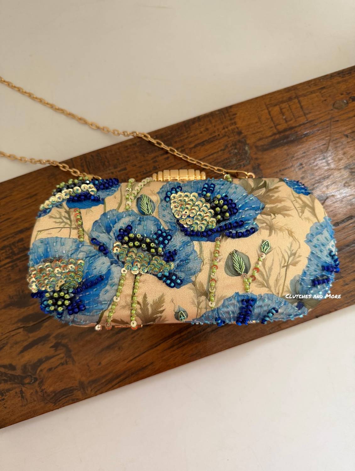 Poppy Floral Capsule Cluth Blue Beige