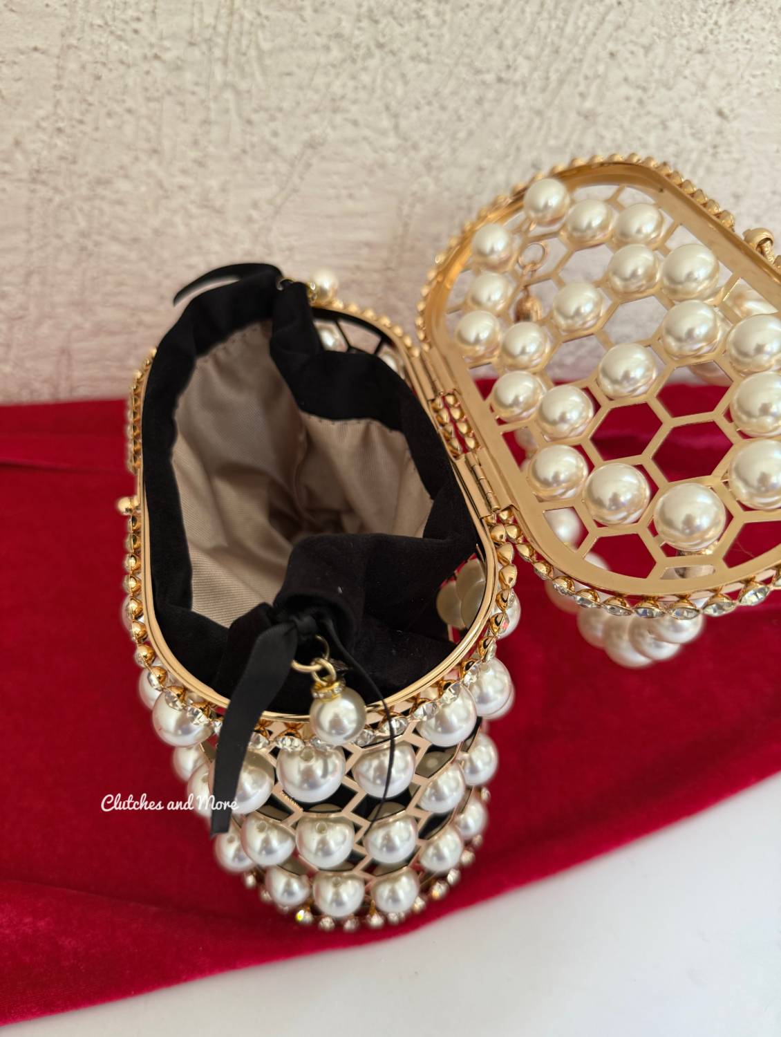 Cage Pearl Bucket Bag (Black)