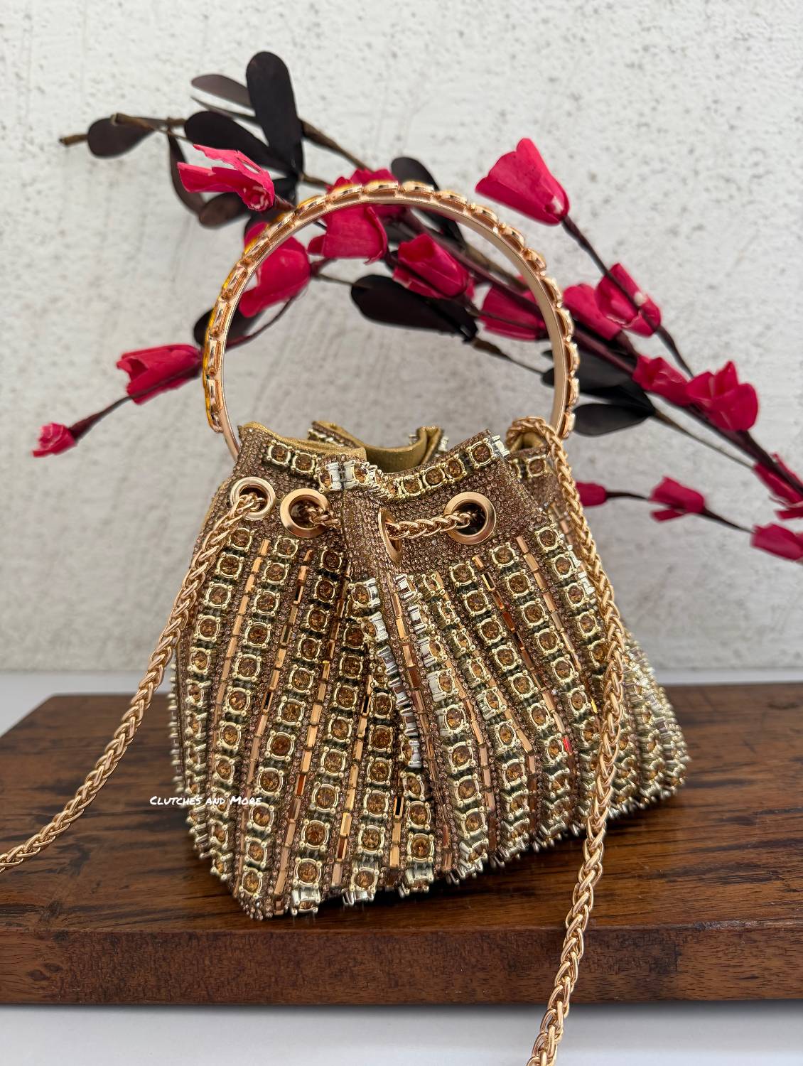 Hazel Bucket Bag Gold
