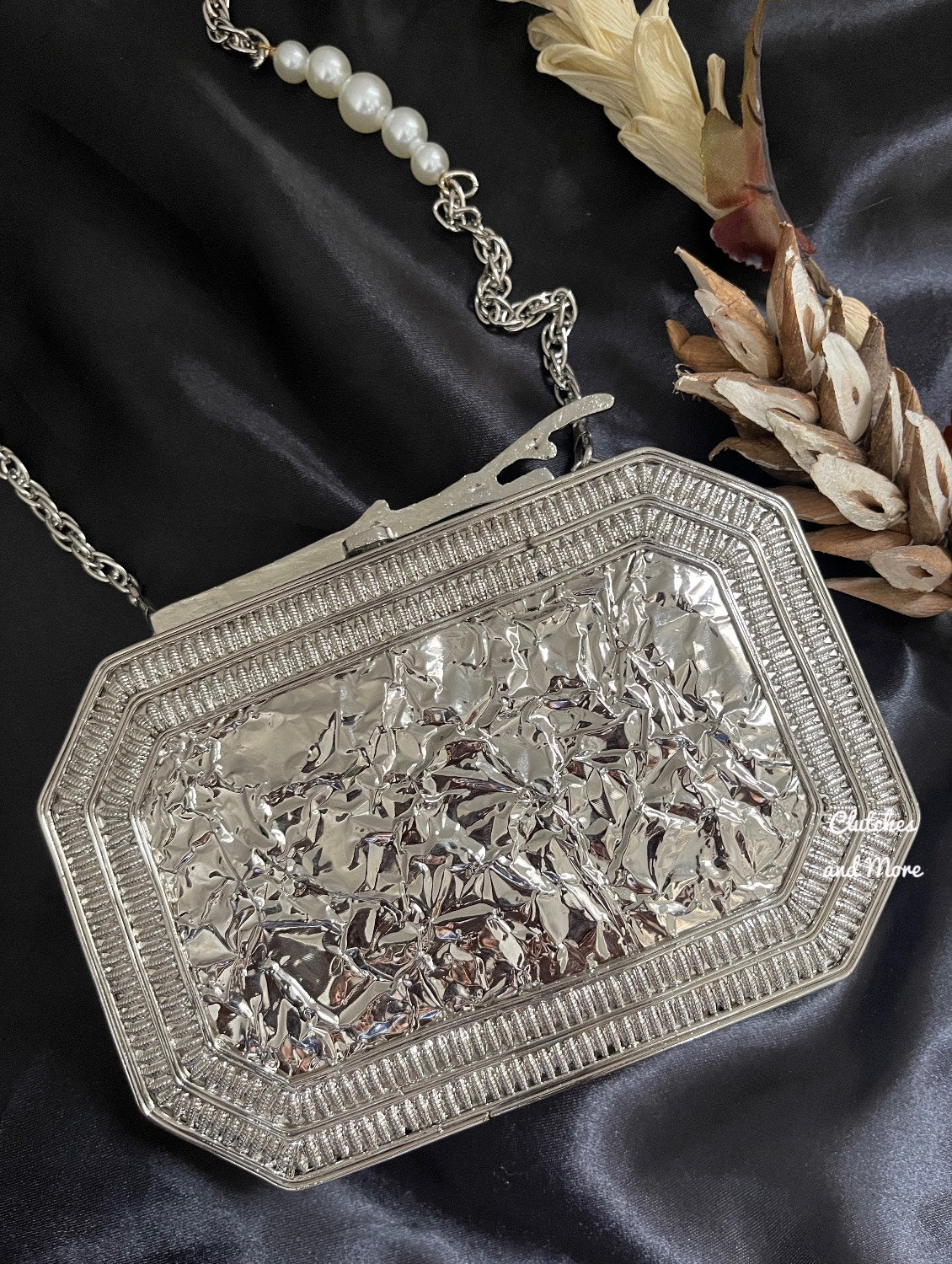 Mother of pearl luxury clutch Silver