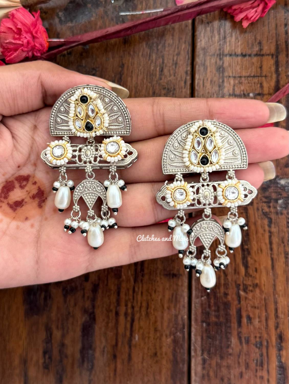 Taru Silver Mist Earrings