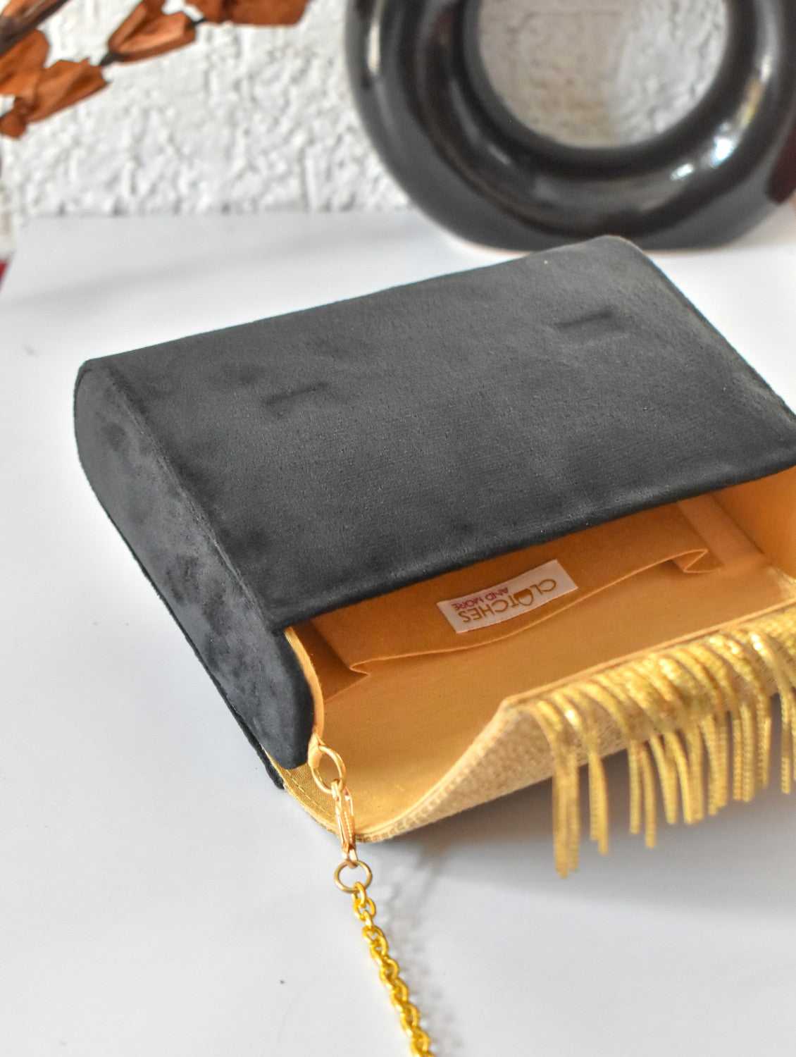 Chain flap Clutch bag Gold-Black