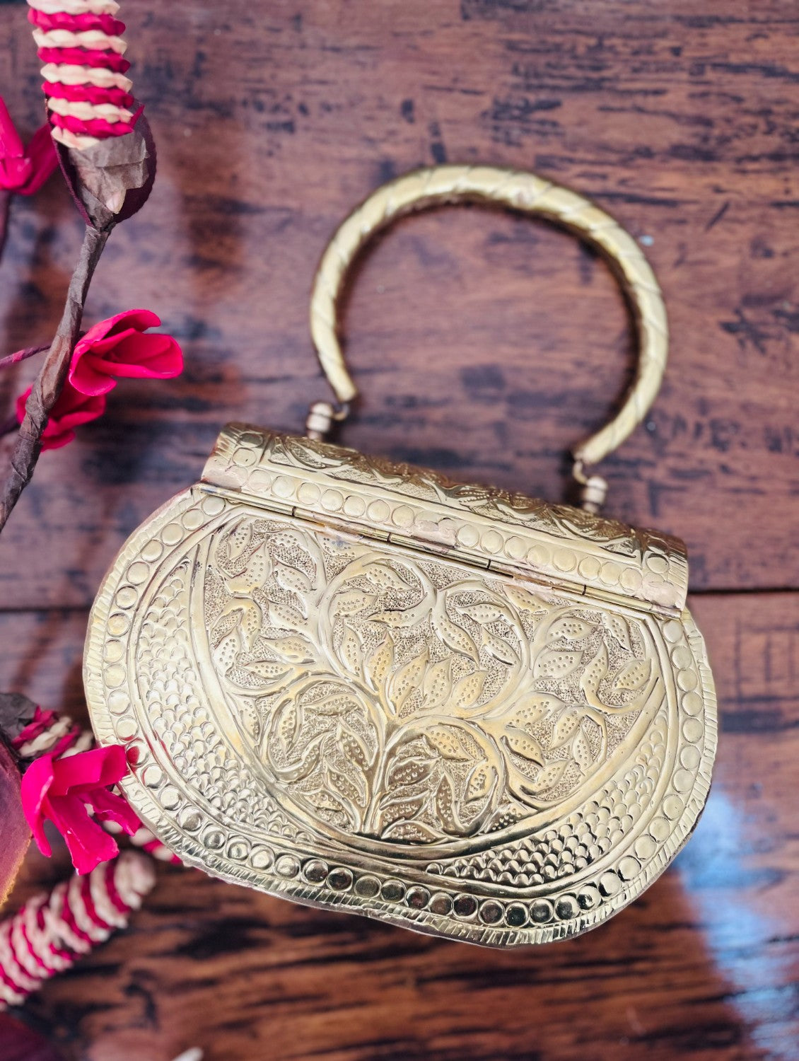 Gold brass clutch with handle